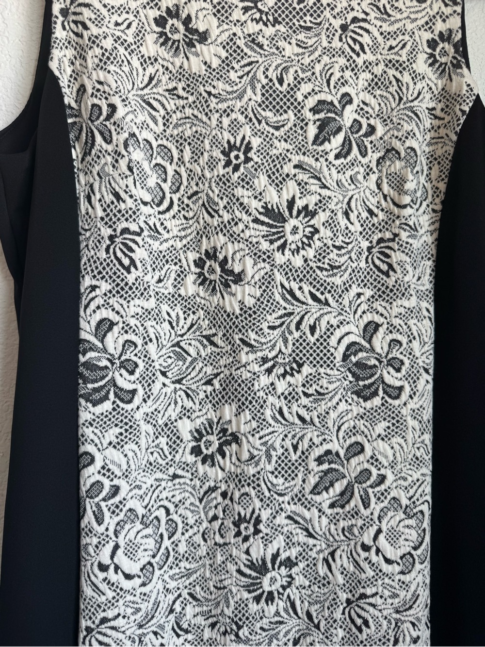 NWT SOHO Apparel LTD. Sleeveless Floral Lace Panel Dress - Picture 5 of 5